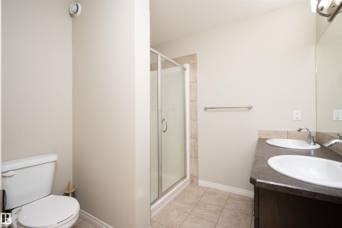 5206 20 Avenue, Edmonton, AB - Indoor Photo Showing Bathroom