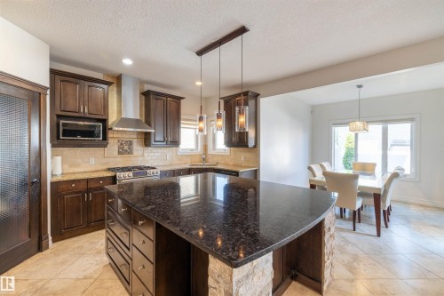 17003 71 Street, Edmonton, AB - Indoor Photo Showing Kitchen With Upgraded Kitchen