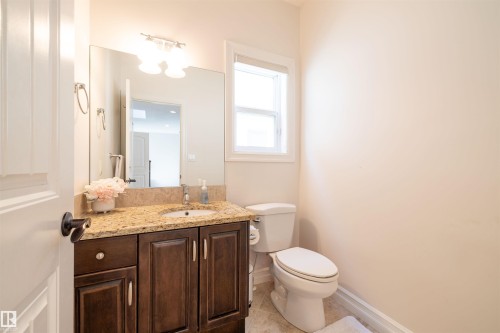 17003 71 Street, Edmonton, AB - Indoor Photo Showing Bathroom