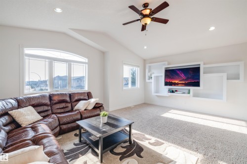 17003 71 Street, Edmonton, AB - Indoor Photo Showing Living Room