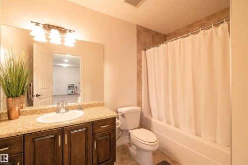 17003 71 Street, Edmonton, AB - Indoor Photo Showing Bathroom