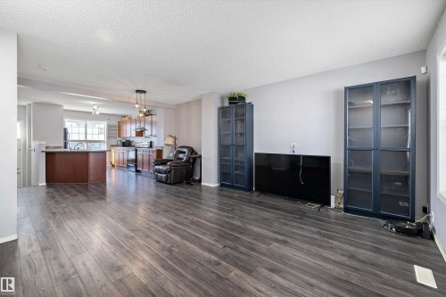72 5604 199 Street, Edmonton, AB - Indoor Photo Showing Living Room