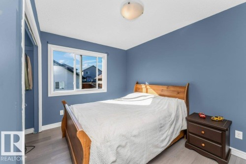 407 Watt Boulevard, Edmonton, AB - Indoor Photo Showing Bedroom