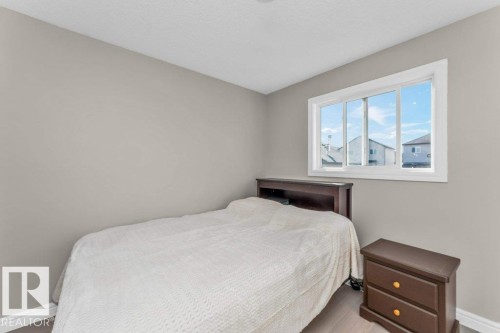 407 Watt Boulevard, Edmonton, AB - Indoor Photo Showing Bedroom