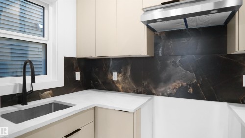 6188 Carr Road, Edmonton, AB - Indoor Photo Showing Kitchen