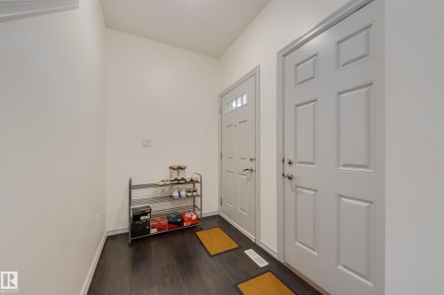 1717 Dumont Crescent, Edmonton, AB - Indoor Photo Showing Other Room