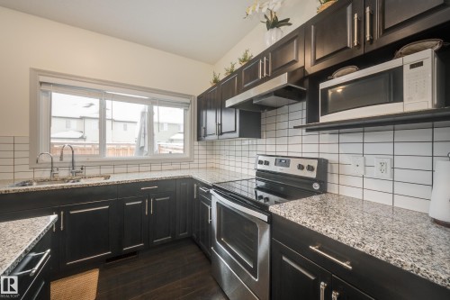 1717 Dumont Crescent, Edmonton, AB - Indoor Photo Showing Kitchen With Double Sink With Upgraded Kitchen