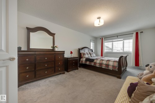 1717 Dumont Crescent, Edmonton, AB - Indoor Photo Showing Bedroom