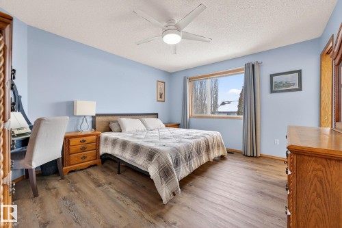 4027 31 Street, Edmonton, AB - Indoor Photo Showing Bedroom