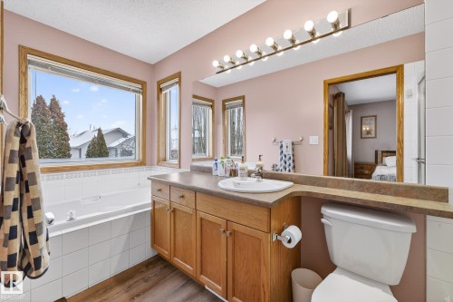 4027 31 Street, Edmonton, AB - Indoor Photo Showing Bathroom