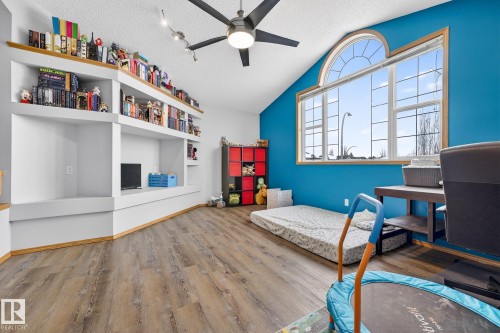 4027 31 Street, Edmonton, AB - Indoor