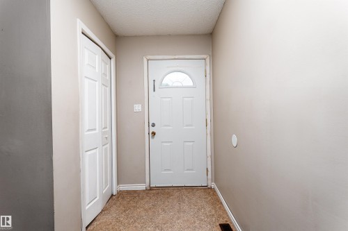 1130 Knottwood Road, Edmonton, AB - Indoor Photo Showing Other Room