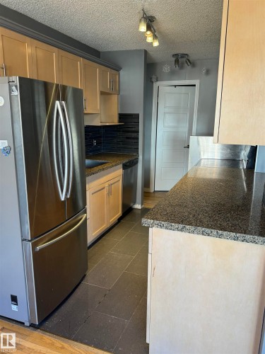425 11217 103 Avenue, Edmonton, AB - Indoor Photo Showing Kitchen