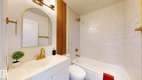 1396 Lakewood Road, Edmonton, AB - Indoor Photo Showing Bathroom