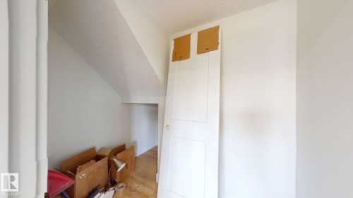 1396 Lakewood Road, Edmonton, AB - Indoor Photo Showing Other Room