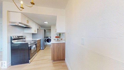 1396 Lakewood Road, Edmonton, AB - Indoor Photo Showing Kitchen