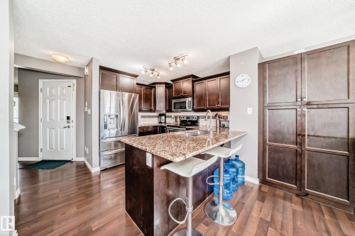 2909 18A Avenue, Edmonton, AB - Indoor Photo Showing Kitchen