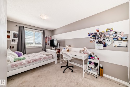 2909 18A Avenue, Edmonton, AB - Indoor Photo Showing Bedroom