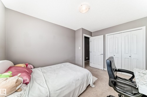 2909 18A Avenue, Edmonton, AB - Indoor Photo Showing Bedroom
