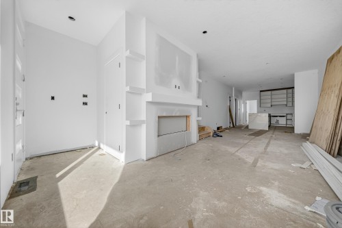 5213 104A Street, Edmonton, AB - Indoor