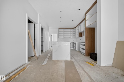 5213 104A Street, Edmonton, AB - Indoor