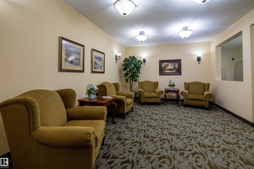 207 9820 165 Street, Edmonton, AB - Indoor