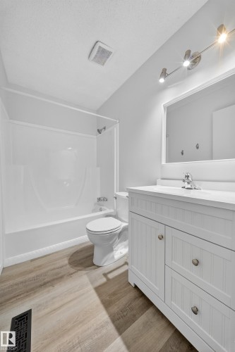 10313 150 Street, Edmonton, AB - Indoor Photo Showing Bathroom