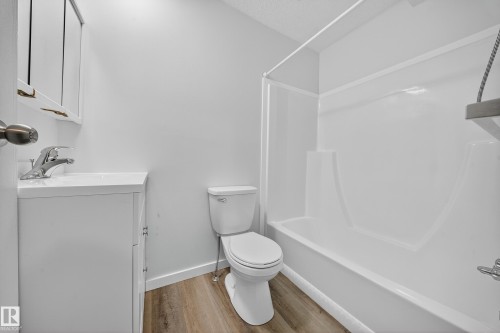 10313 150 Street, Edmonton, AB - Indoor Photo Showing Bathroom