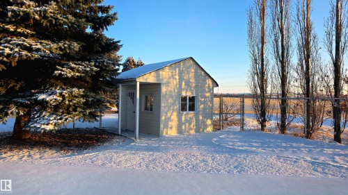 4631 10 Avenue, Edmonton, AB - Outdoor