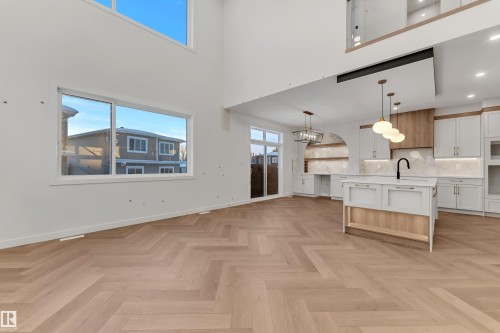 153 Graybriar Drive, Stony Plain, AB - Indoor Photo Showing Kitchen