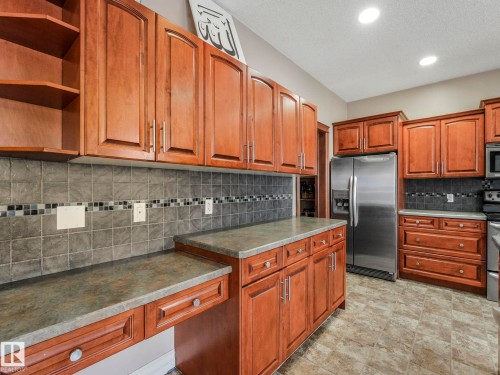 16019 134 Street, Edmonton, AB - Indoor Photo Showing Kitchen