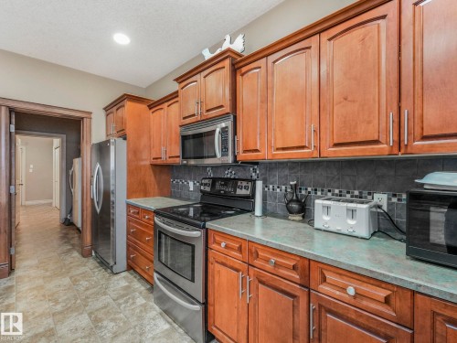 16019 134 Street, Edmonton, AB - Indoor Photo Showing Kitchen