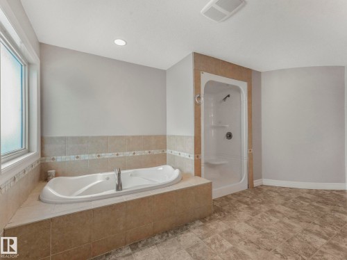 16019 134 Street, Edmonton, AB - Indoor Photo Showing Bathroom