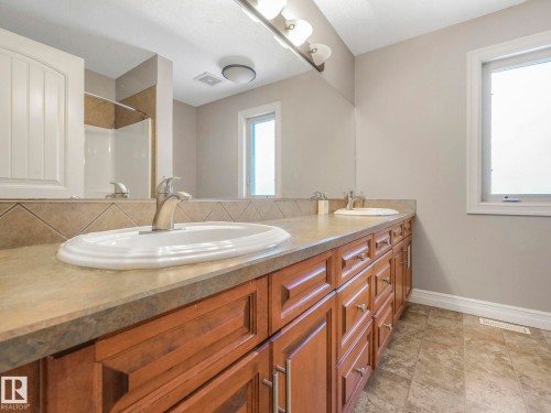 16019 134 Street, Edmonton, AB - Indoor Photo Showing Bathroom