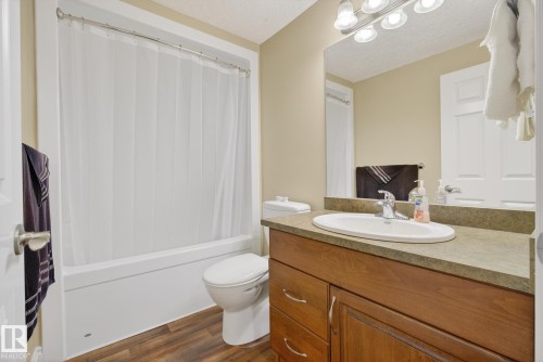 9302 93 Street, Edmonton, AB - Indoor Photo Showing Bathroom