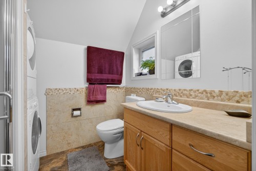 9302 93 Street, Edmonton, AB - Indoor Photo Showing Bathroom