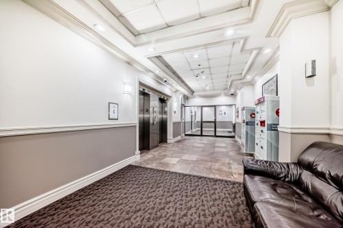 621 10160 114 Street, Edmonton, AB - Indoor Photo Showing Other Room