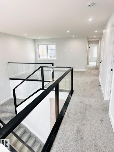 8912 Mayday Way, Edmonton, AB - Indoor Photo Showing Other Room