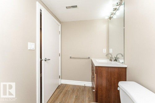 1920 33B Street, Edmonton, AB - Indoor Photo Showing Bathroom