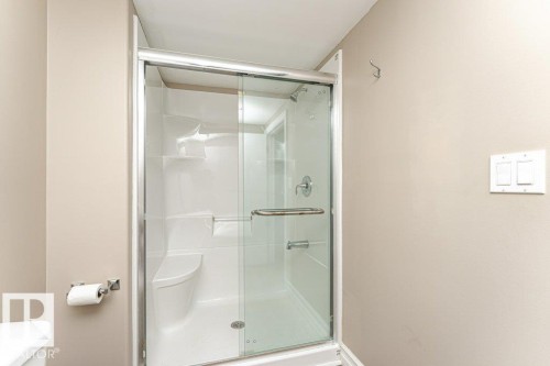 1920 33B Street, Edmonton, AB - Indoor Photo Showing Bathroom