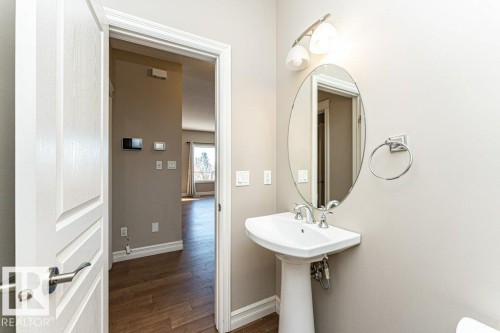 1920 33B Street, Edmonton, AB - Indoor Photo Showing Bathroom