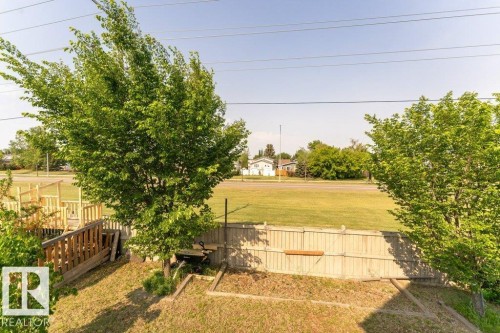 1920 33B Street, Edmonton, AB - Outdoor