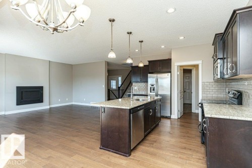 1920 33B Street, Edmonton, AB - Indoor Photo Showing Kitchen With Upgraded Kitchen