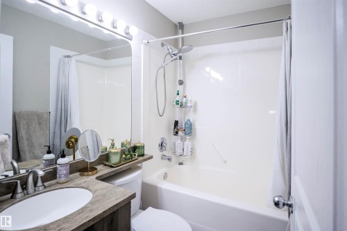 5836 204 Street, Edmonton, AB - Indoor Photo Showing Bathroom