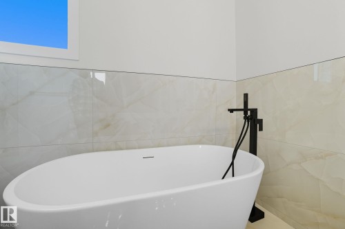 9007 153 Street, Edmonton, AB - Indoor Photo Showing Bathroom