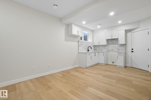 9007 153 Street, Edmonton, AB - Indoor Photo Showing Kitchen