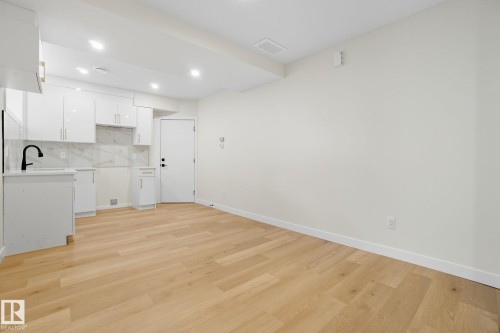 9007 153 Street, Edmonton, AB - Indoor