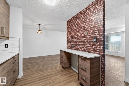 135 Surrey Gardens, Edmonton, AB - Indoor