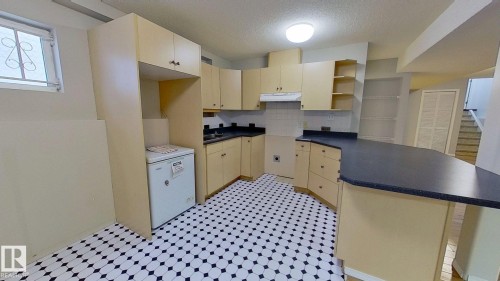 9331 103 Avenue, Edmonton, AB - Indoor