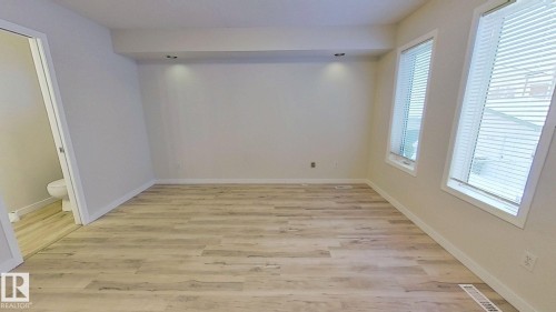 9331 103 Avenue, Edmonton, AB - Indoor Photo Showing Other Room